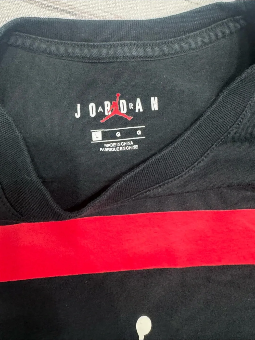 Jordan “JORDAN AIR” Graphic Tee – Black/Red – Size Large